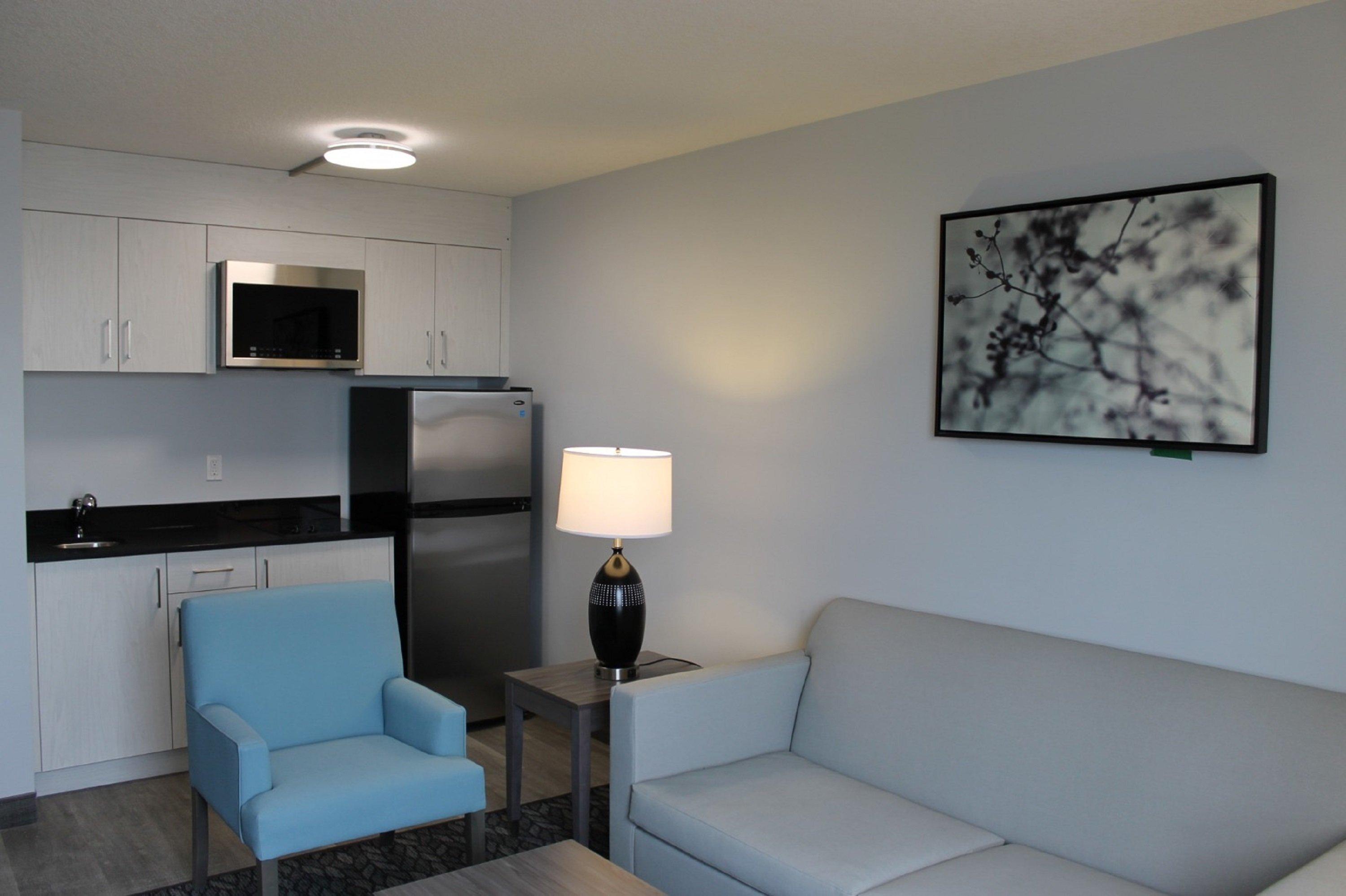 Emerald Hotel & Suites Calgary Airport Экстерьер фото