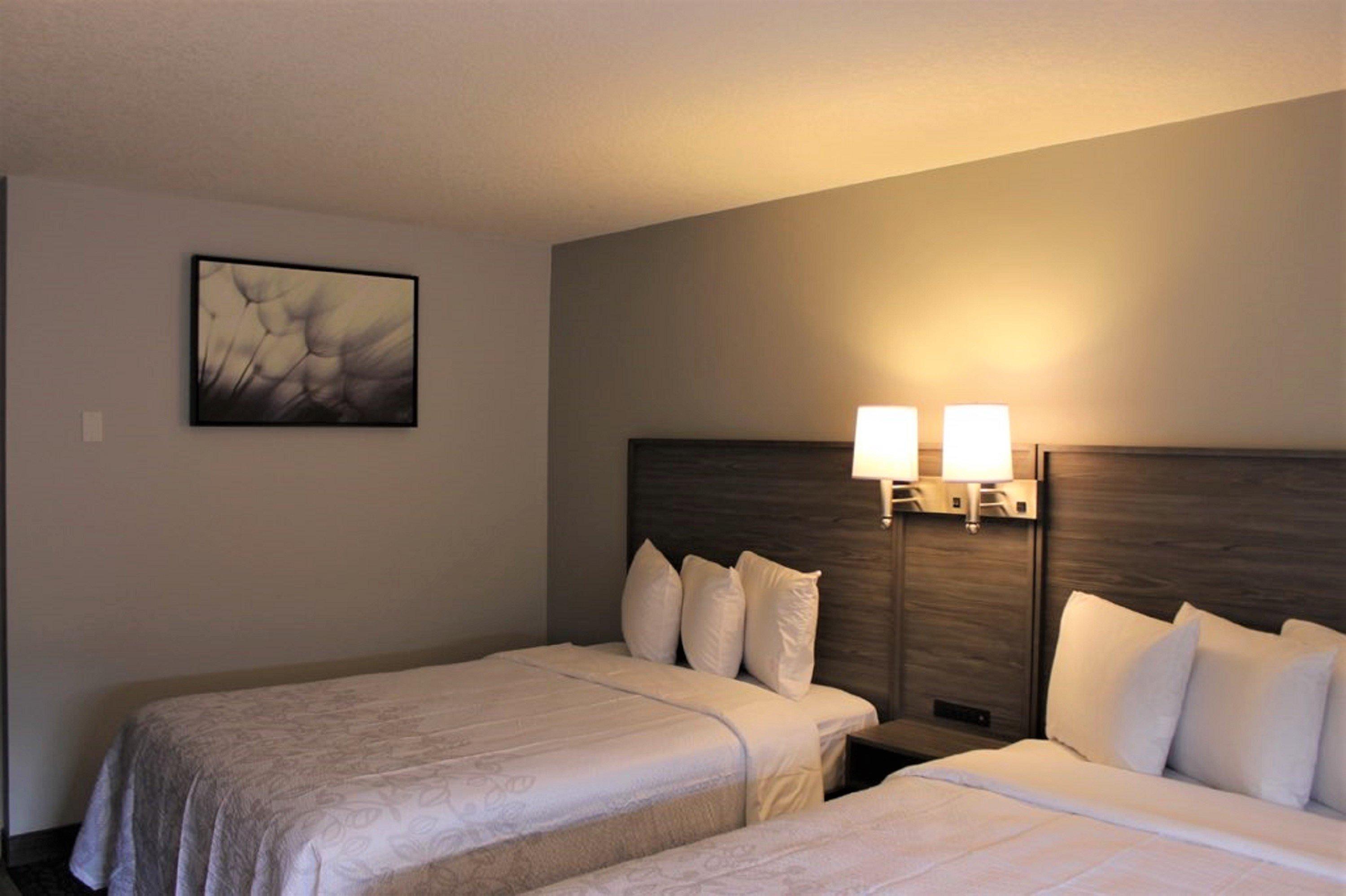 Emerald Hotel & Suites Calgary Airport Экстерьер фото