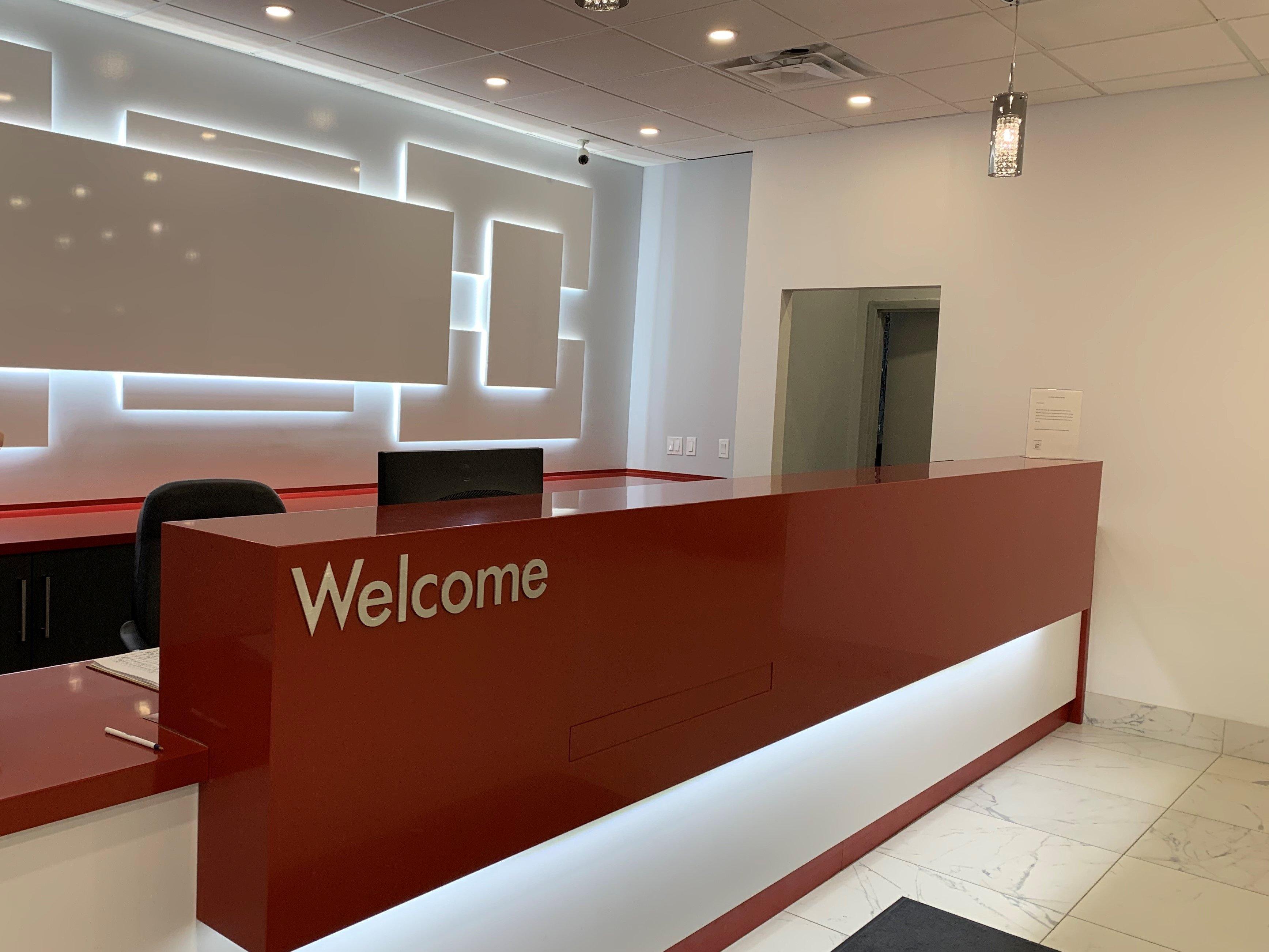 Emerald Hotel & Suites Calgary Airport Экстерьер фото